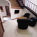 Casa Centrica En Rosario Con Cochera Doble