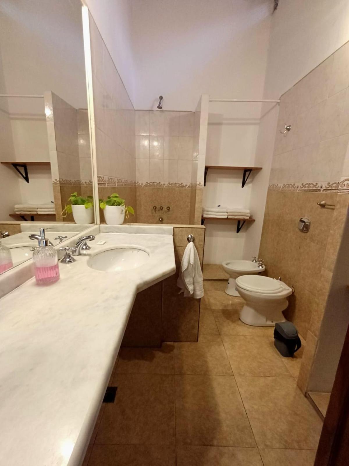 Casa Centrica En Con Cochera Doble